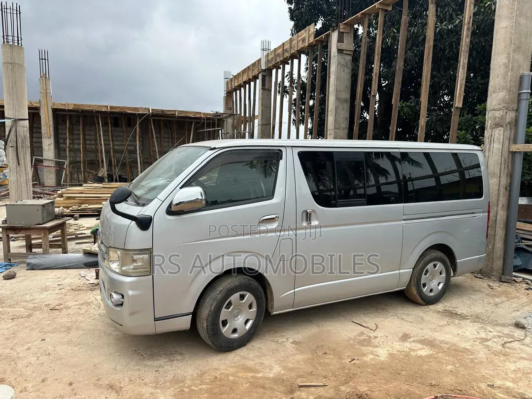 Toyota HiAce 2007 Silver