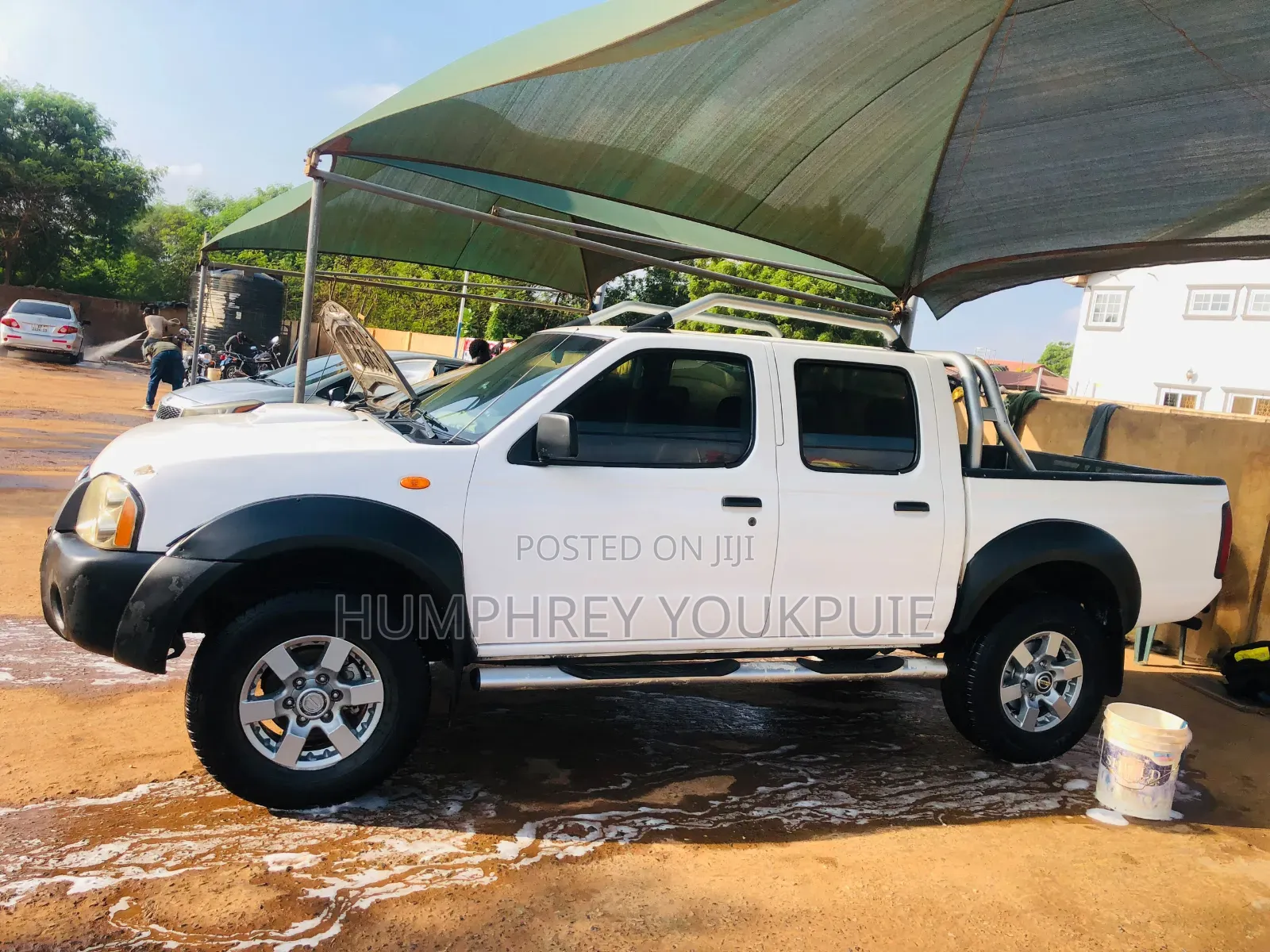 Nissan Hardbody 2015 White