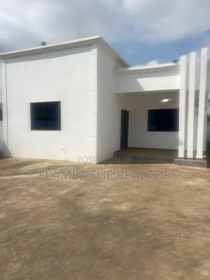 3bdrm House in Macedonia Junction, Amasaman for sale
