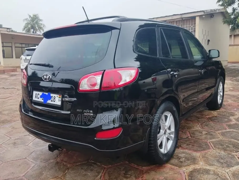Hyundai Santa Fe 2011 Black