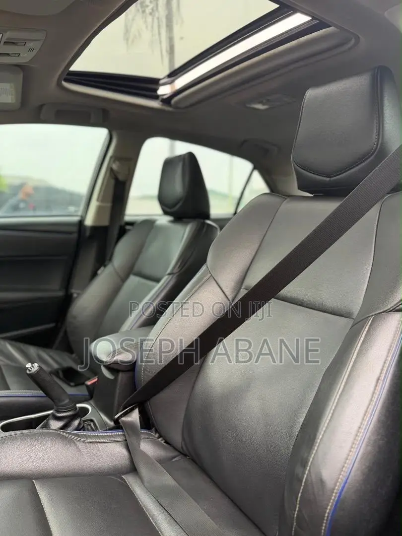 Toyota Corolla XSE (1.8L 4cyl 2A) 2019 Black