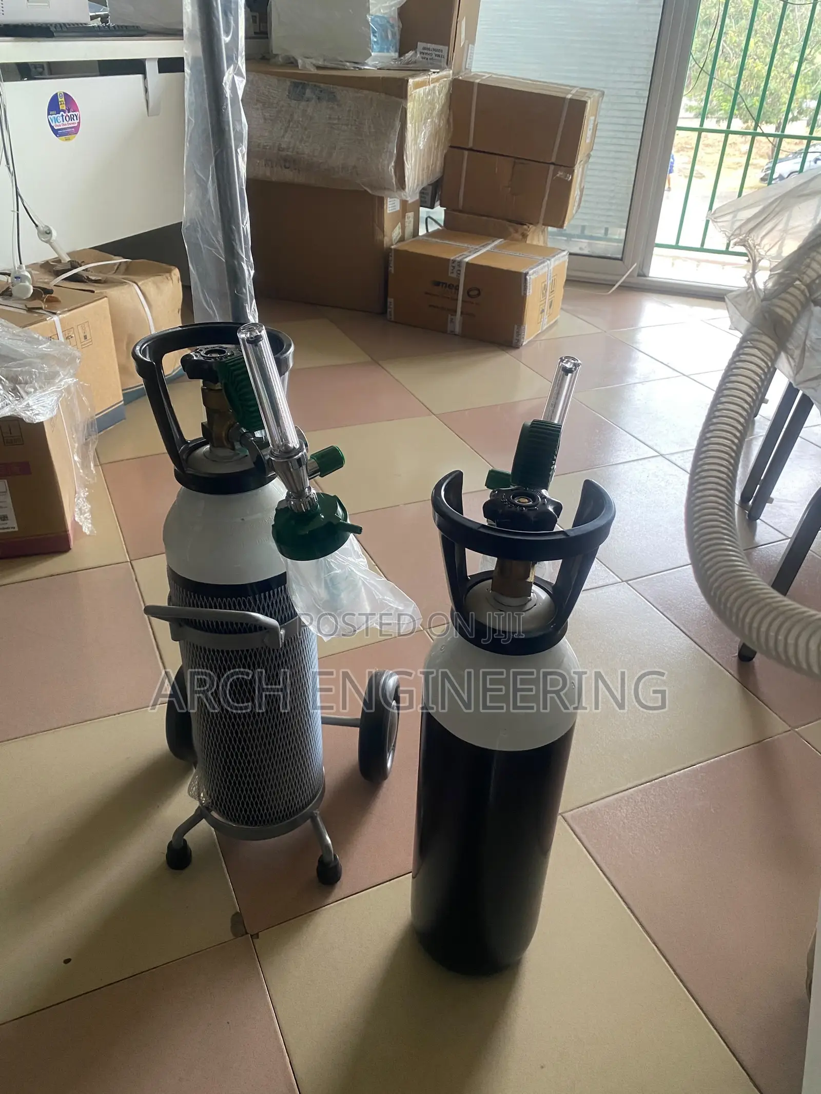 Complete Medical Oxygen Cylinder With Trolley (Free Flowmeter)