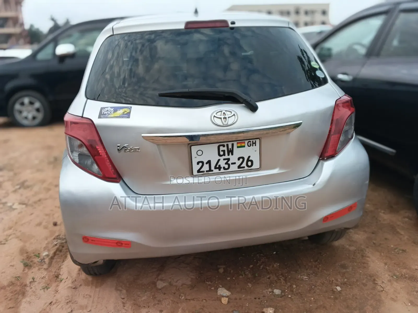 Toyota Vitz 2012 Silver