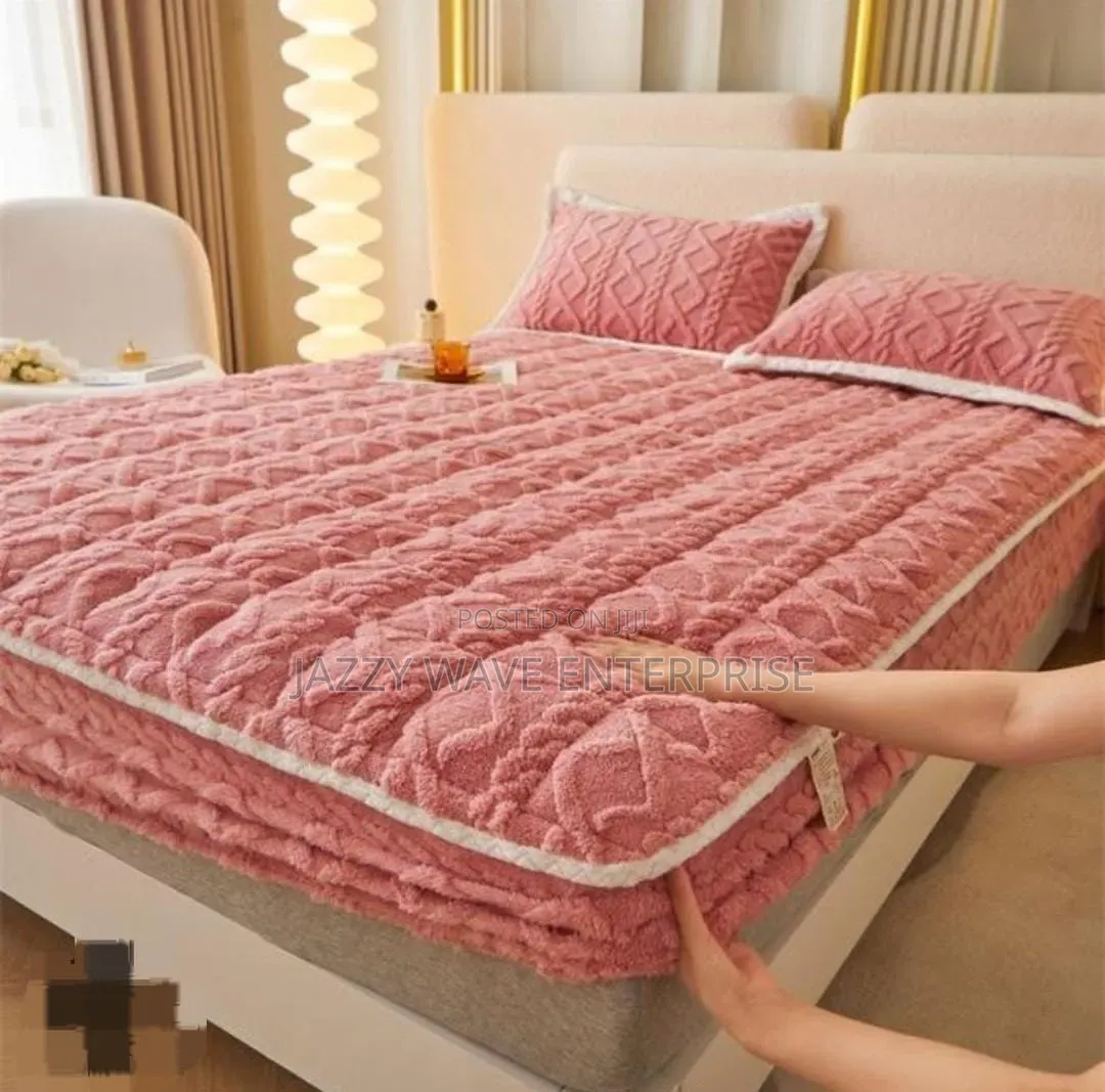 Fluffy Bed Cover