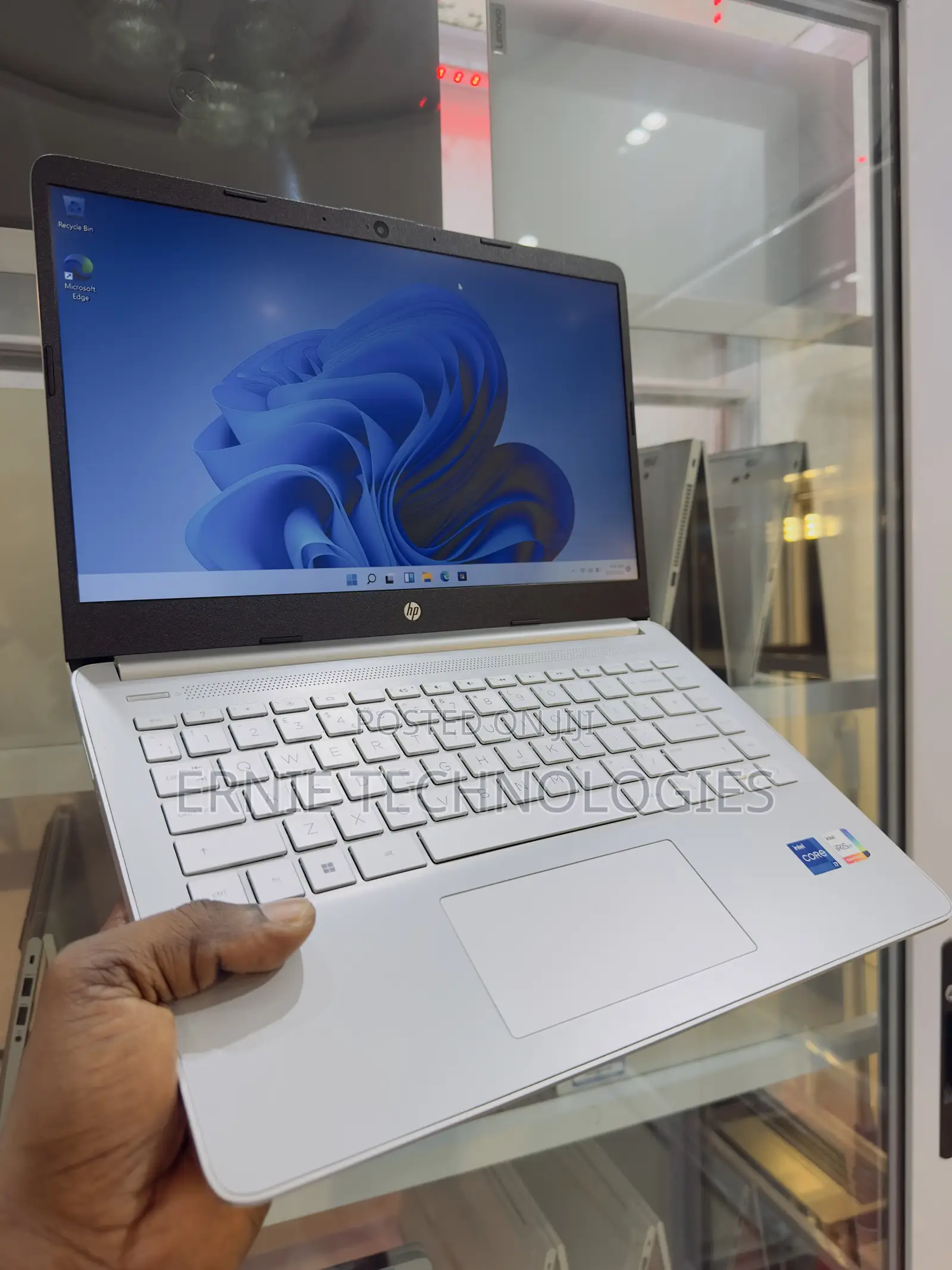 Laptop HP 14-dq1088wm 12GB Intel Core i7 SSD 256GB
