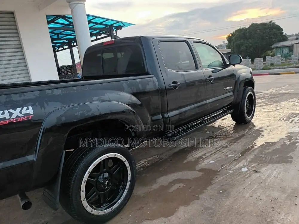 Toyota Tacoma 4dr Double Cab 2016 Black