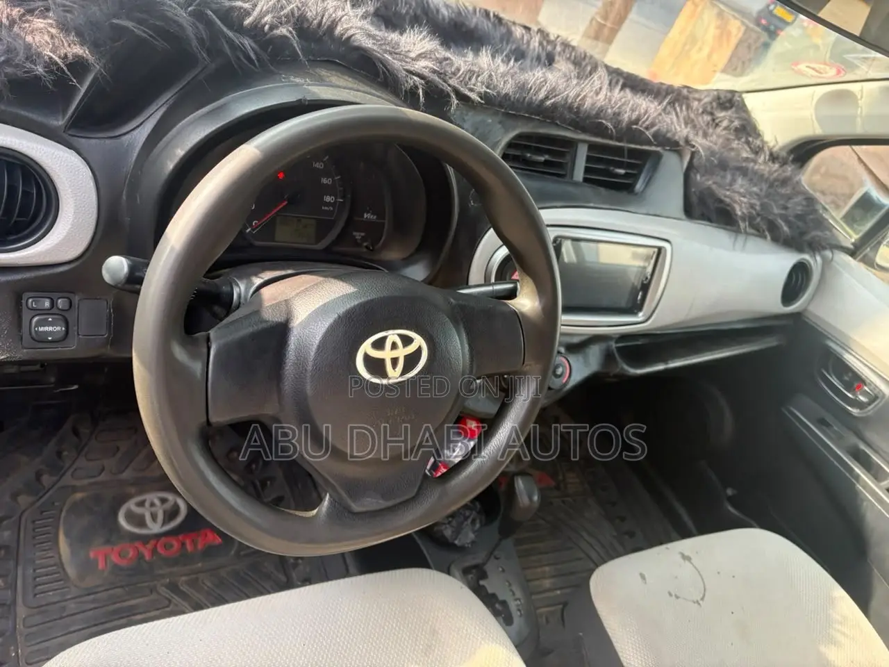 Toyota Vitz 1.3 AWD 5dr 2012 Silver