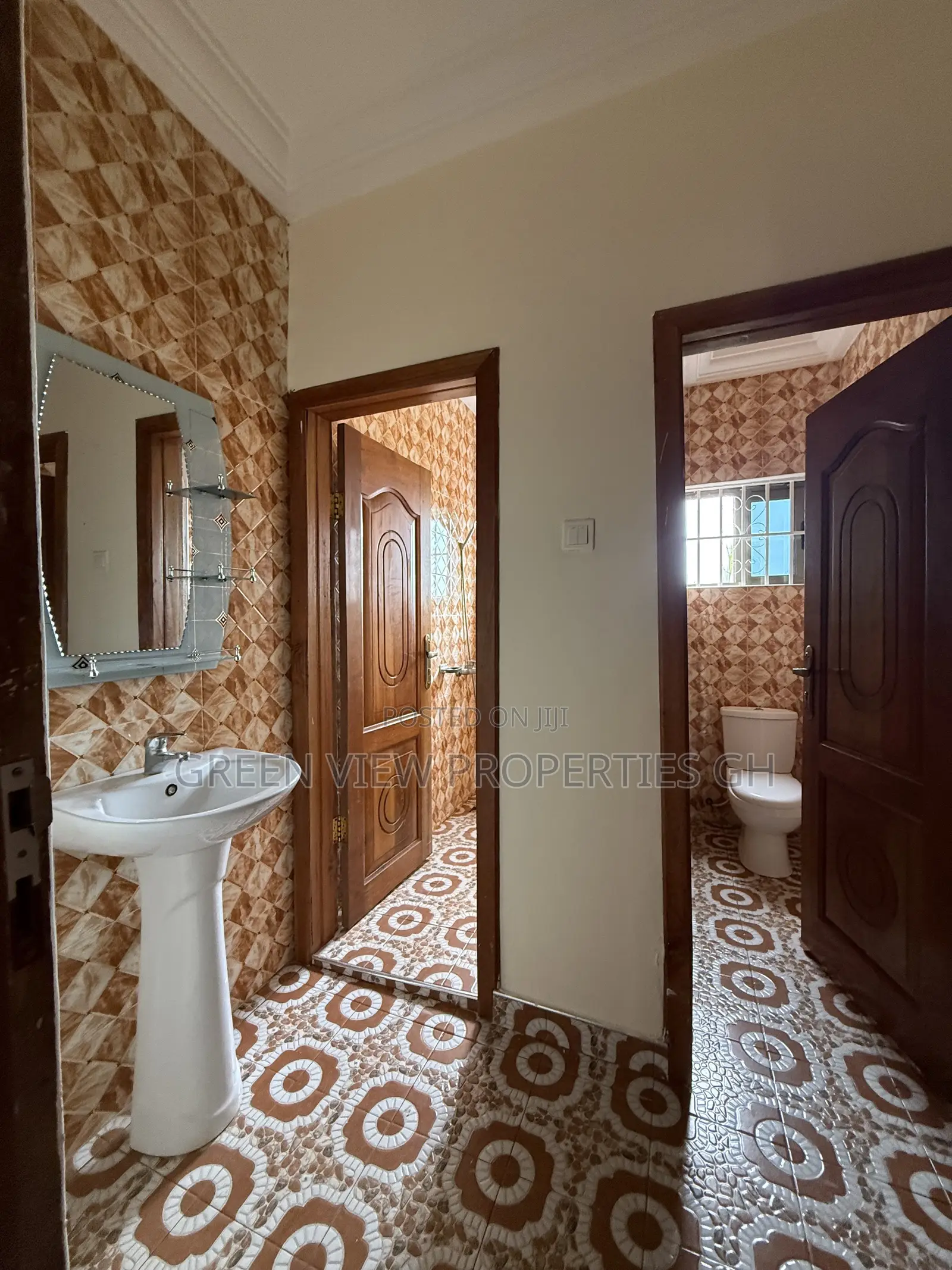 2bdrm Apartment in West Hills Mall Area for rent