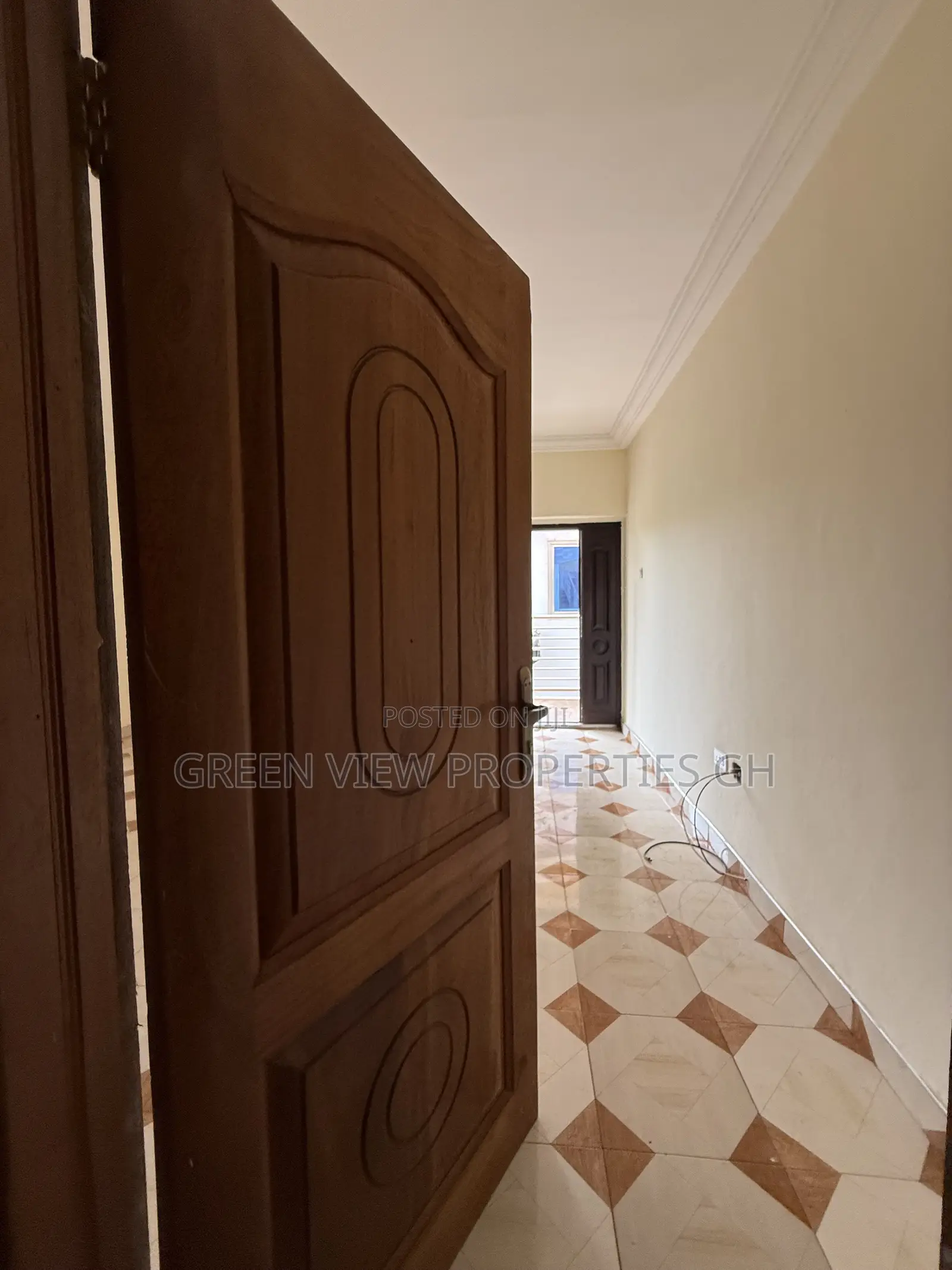2bdrm Apartment in West Hills Mall Area for rent