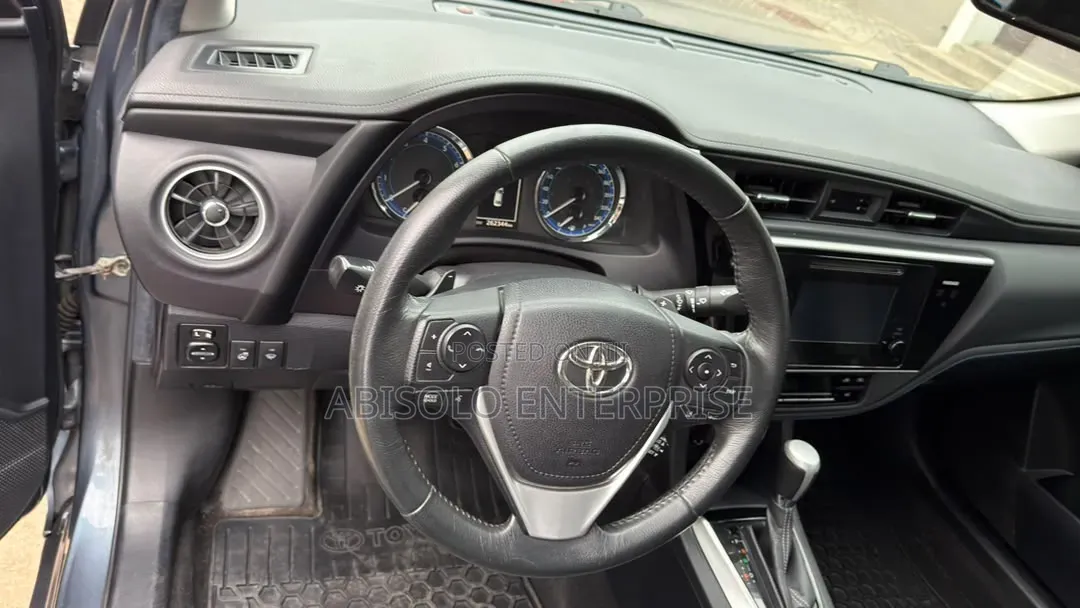 Toyota Corolla 2018 Black