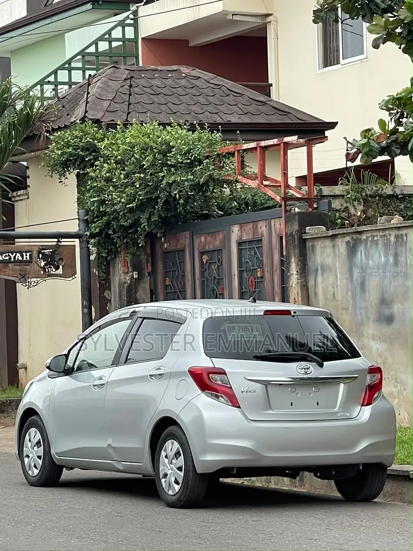 Toyota Vitz 2016 Gray