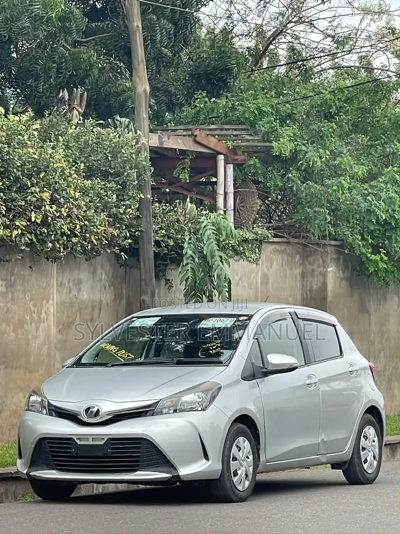 Toyota Vitz 2016 Gray