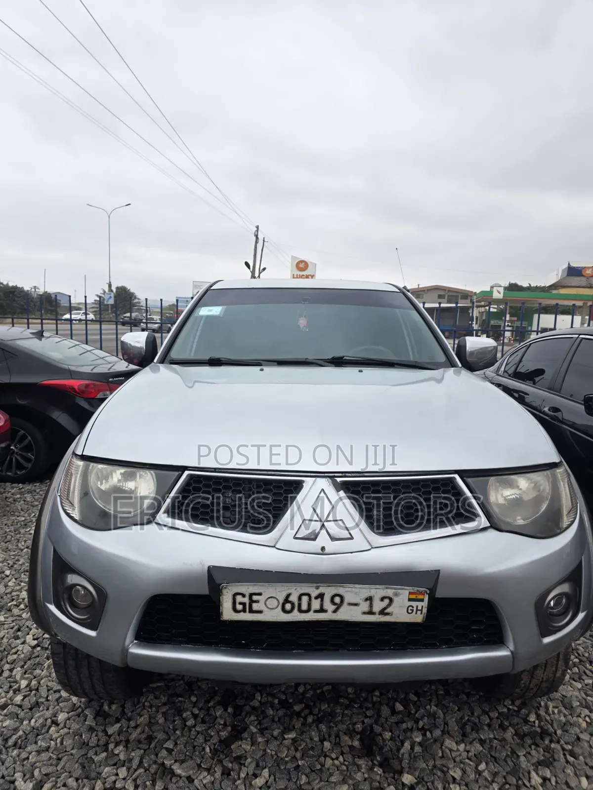 Mitsubishi L200 2012 Silver