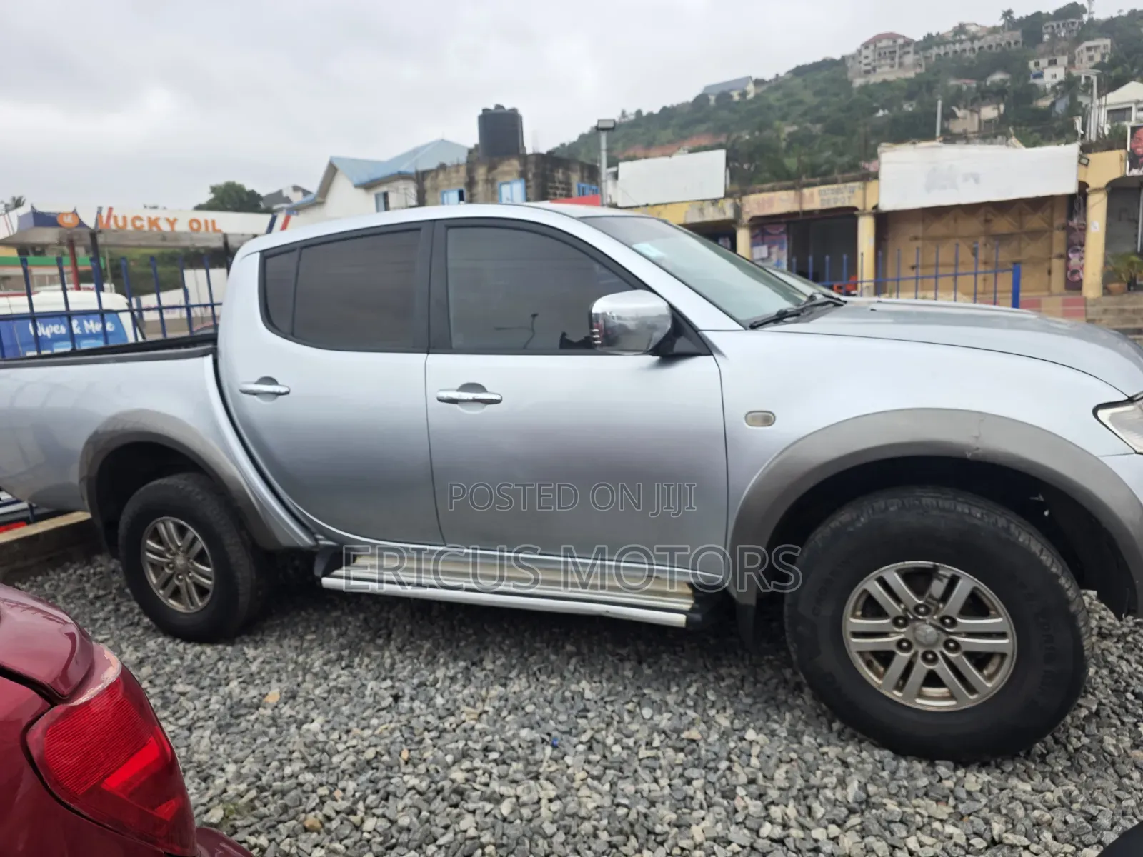Mitsubishi L200 2012 Silver