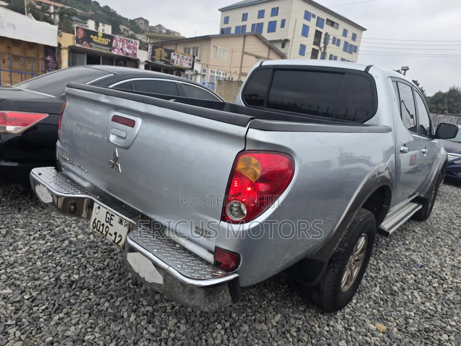 Mitsubishi L200 2012 Silver