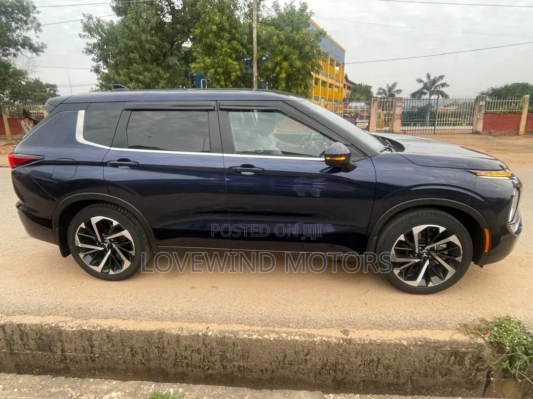 Mitsubishi Outlander 2024 Black