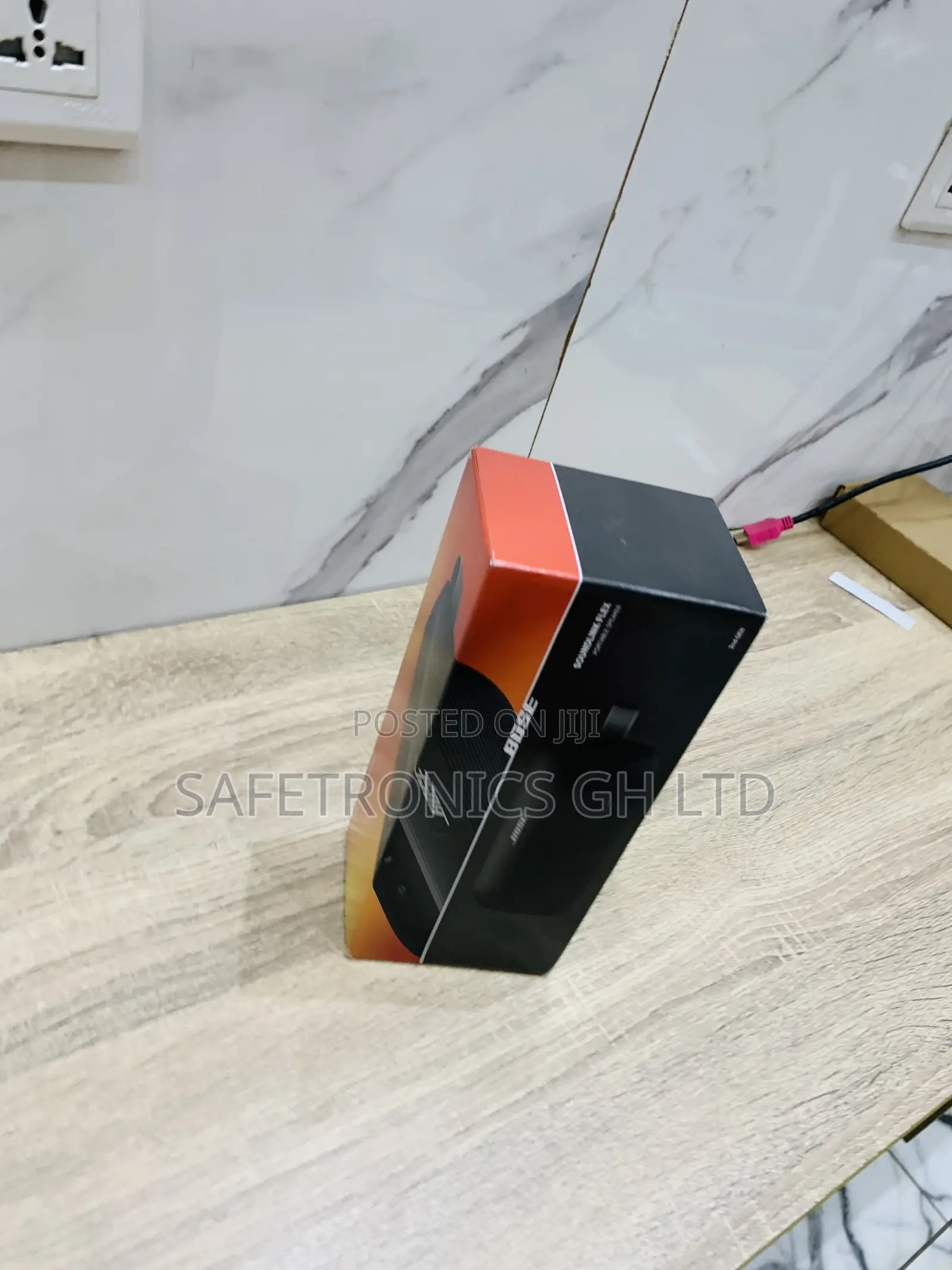 Adorable Sleek Bose SoundLink Flex Portable Bluetooth Speaker