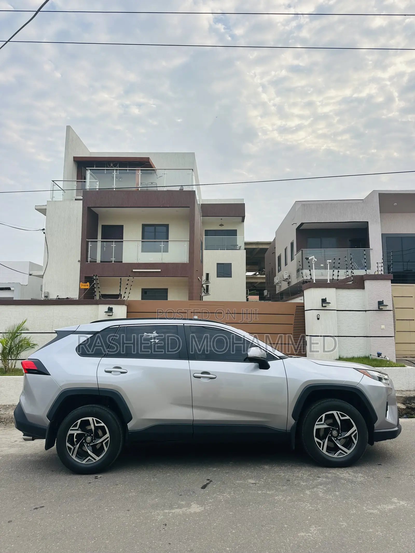 Toyota RAV4 XLE AWD 2020 Silver