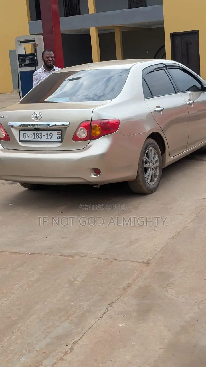 Toyota Corolla 2010 Gold
