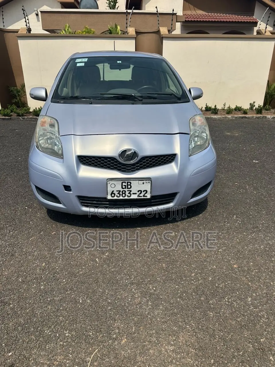 Toyota Vitz 2010 Silver