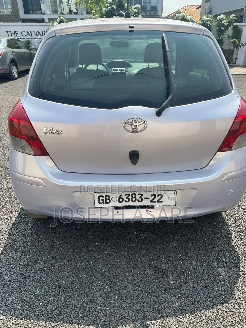 Toyota Vitz 2010 Silver