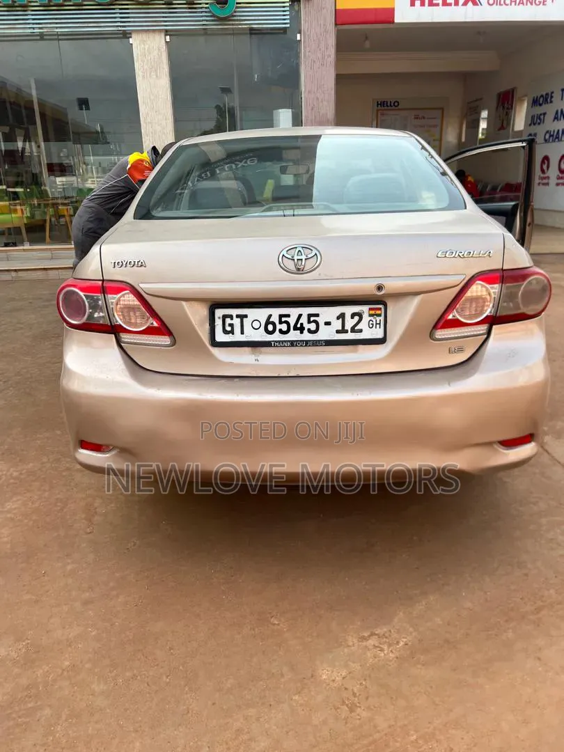 Toyota Corolla 2013 Brown