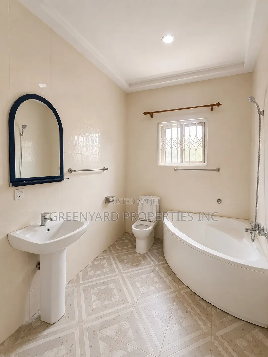 3bdrm Shared Apartment in Adjiriganor for rent
