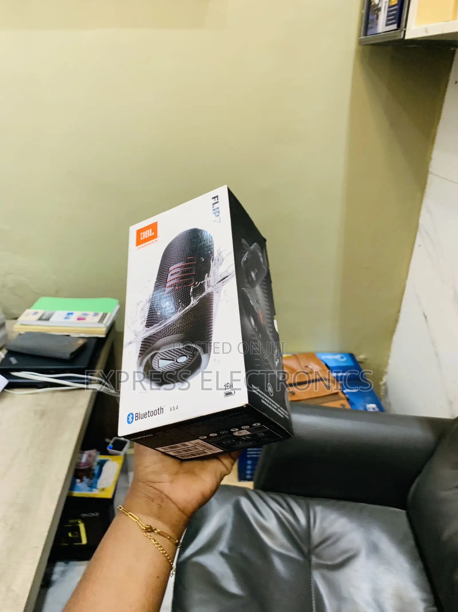 Newly Sealed JBL Flip 7 | Portable Waterproof and Drop-Proof Speaker