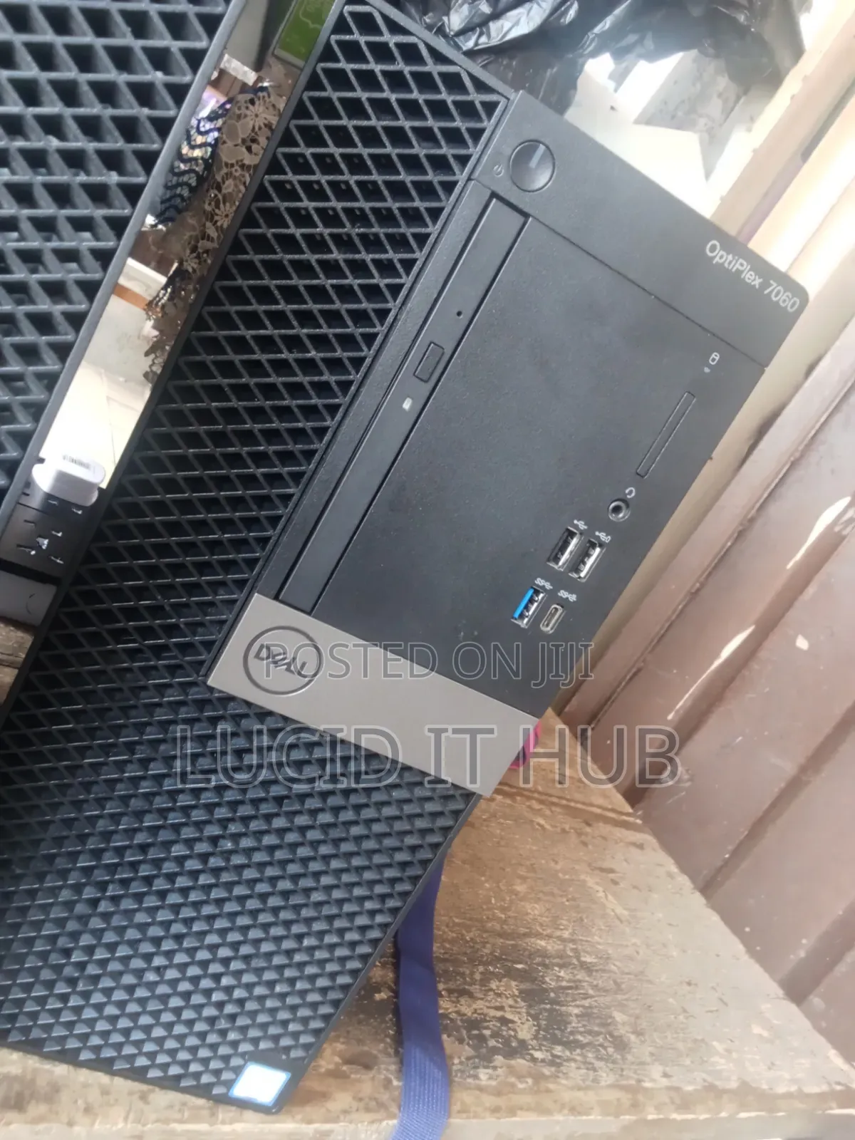 Desktop Computer Dell OptiPlex 7060 8GB Intel Core i7 HDD 500GB