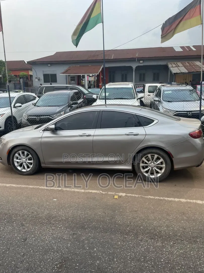 Chrysler 300C 2015 Gray
