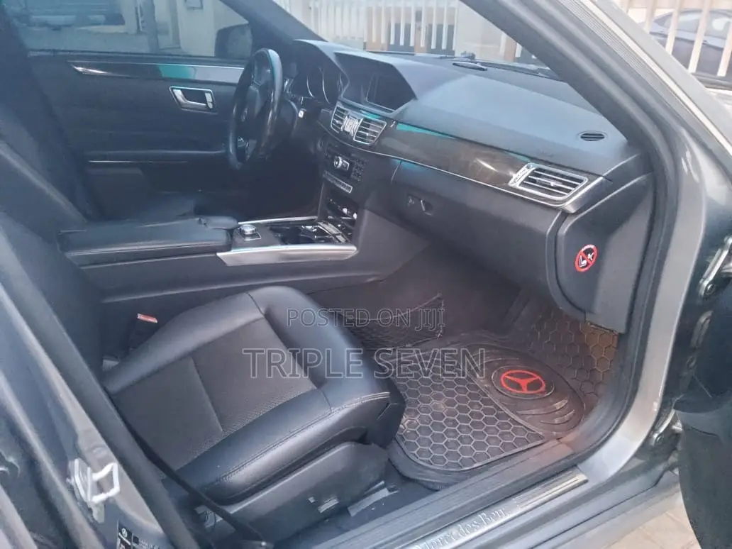 Mercedes-Benz E220 2014 Silver