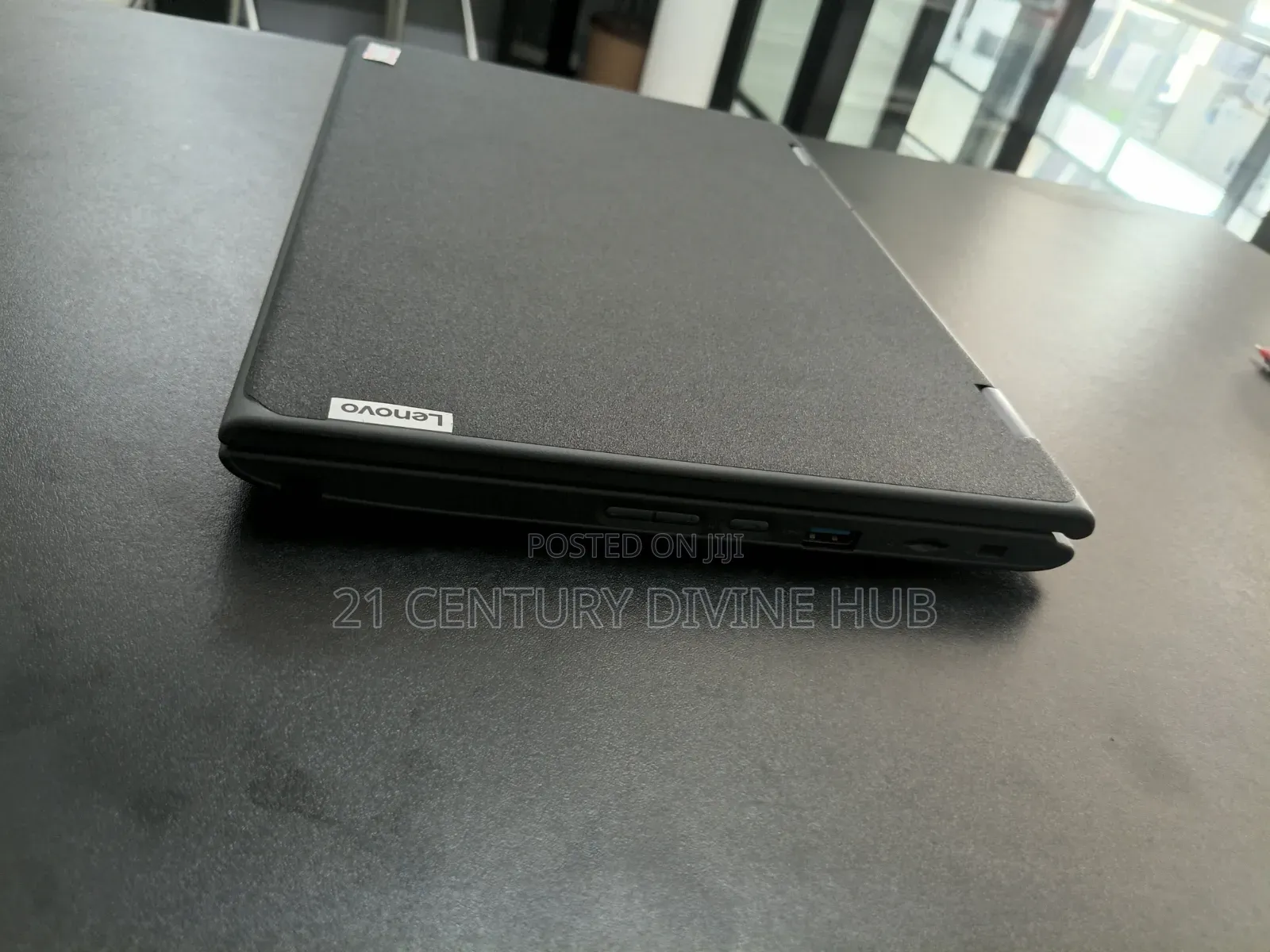 Laptop Lenovo 300e 4GB Intel Pentium eMMC 128GB