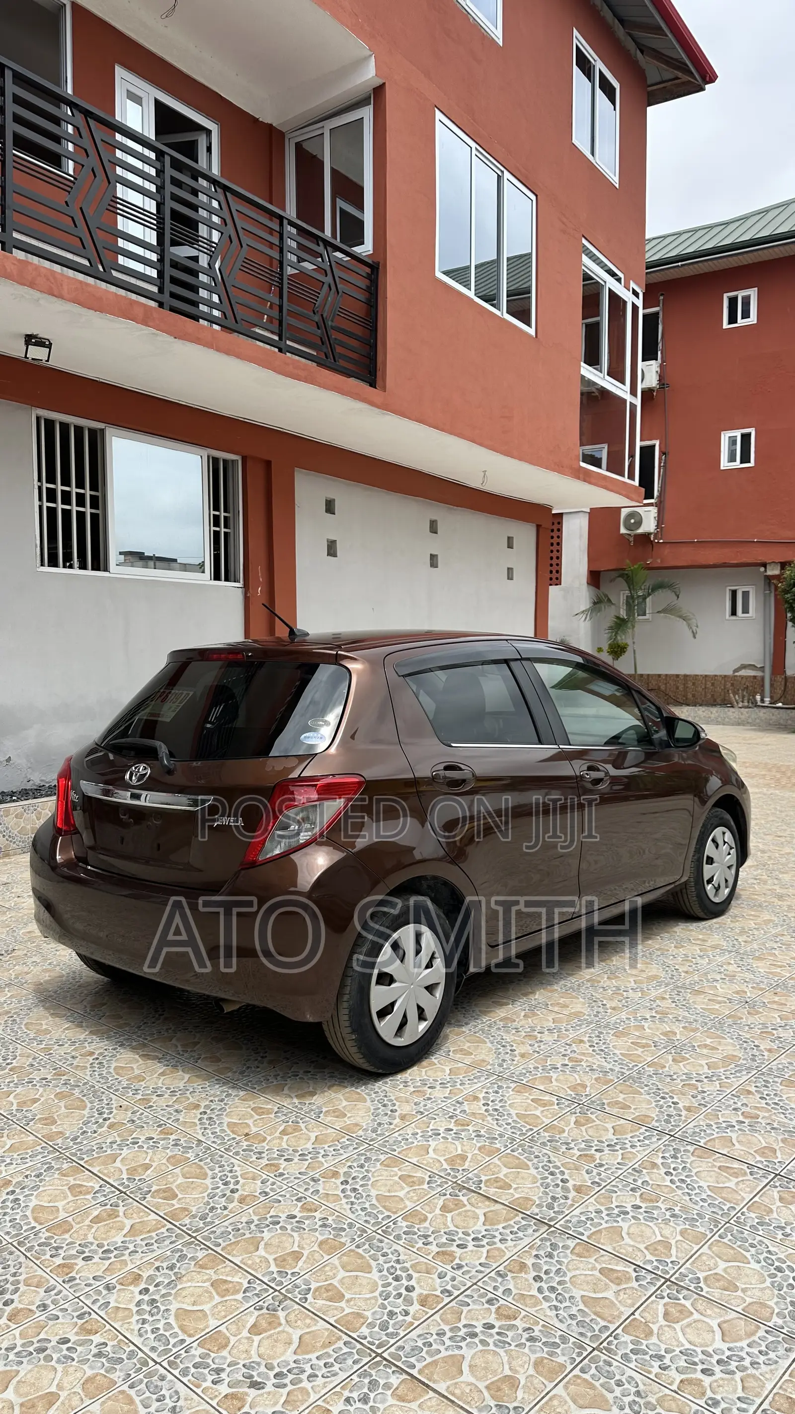 Toyota Vitz 2011 Brown