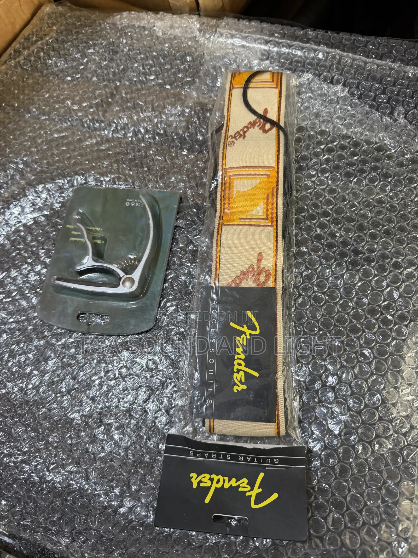 Fender Electric Guitar[Free Strap and Capo]