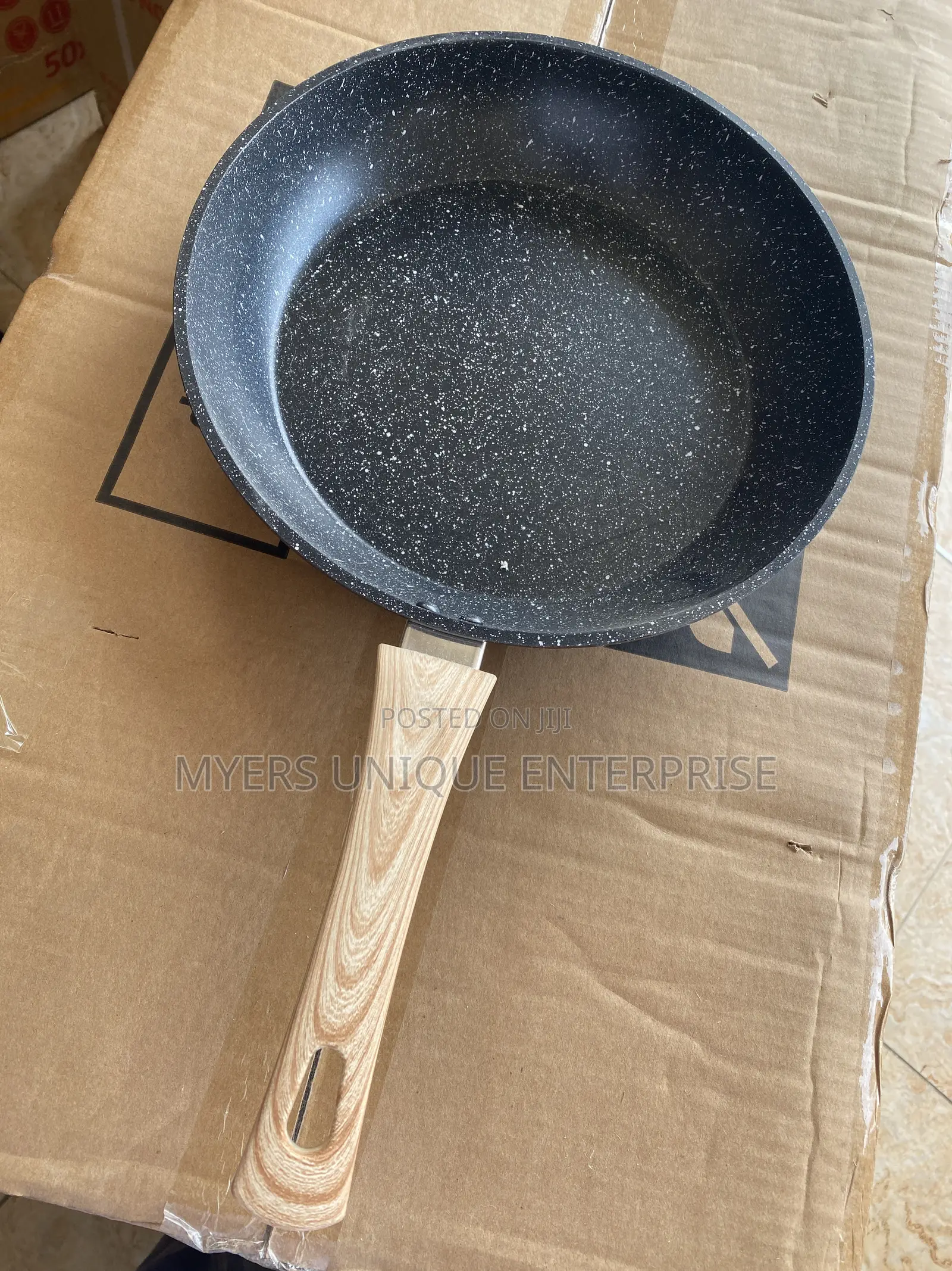 Black Speckle Non-Stick Fry Pan - Wood Handle 28cm