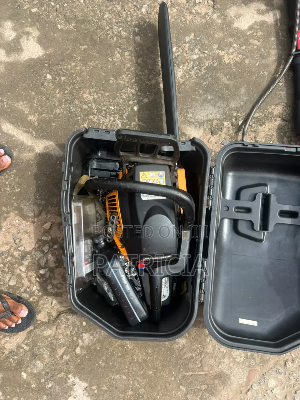 Poulan Pro 18" 42cc Petrol Chainsaw With Carrying Case