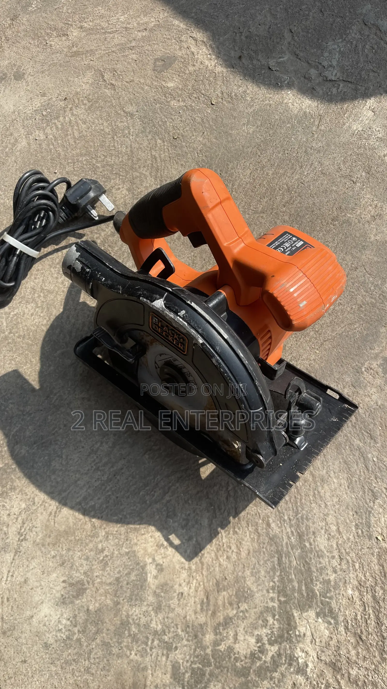 Black and Decker Circular Saw 1200W