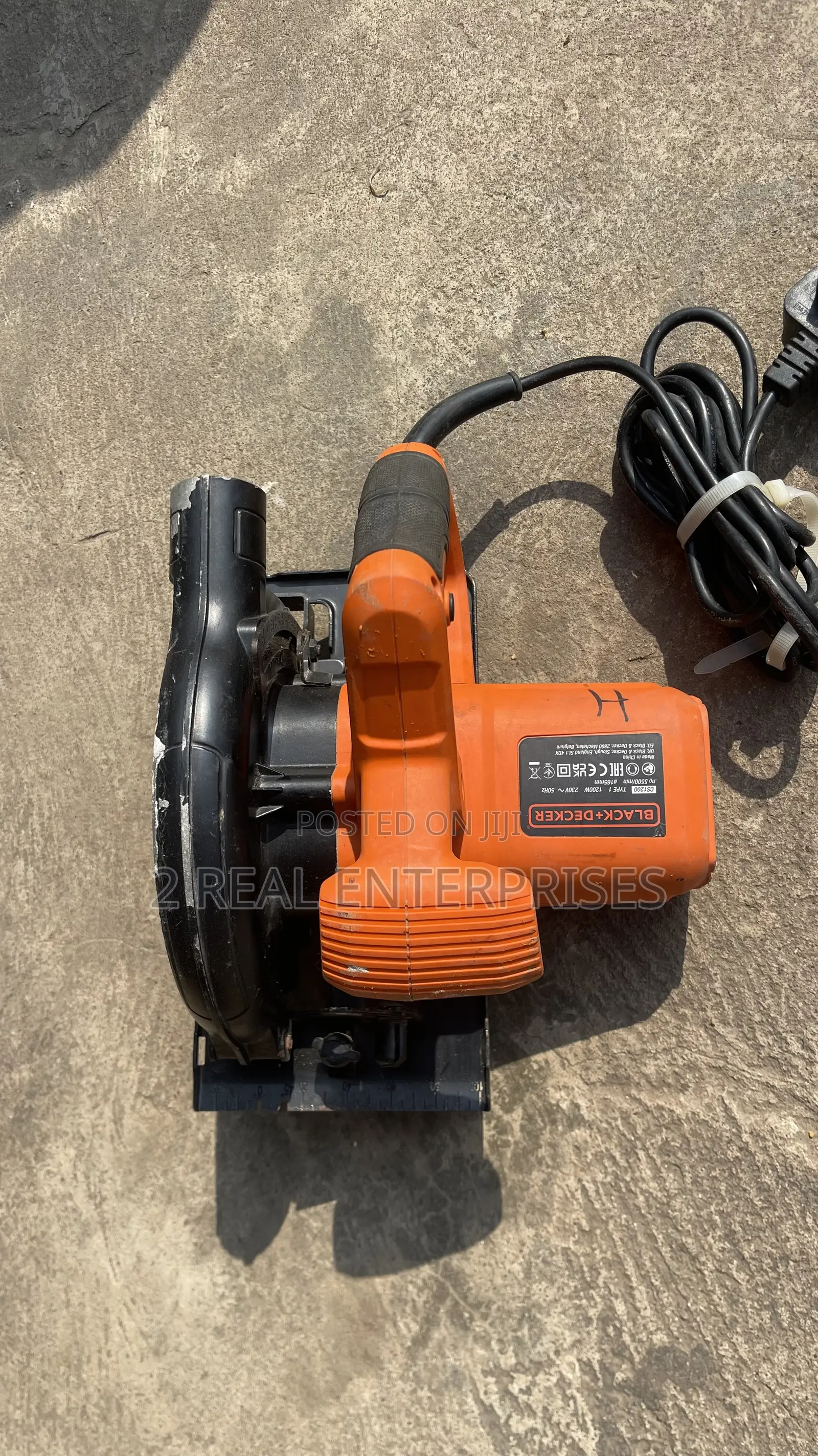 Black and Decker Circular Saw 1200W