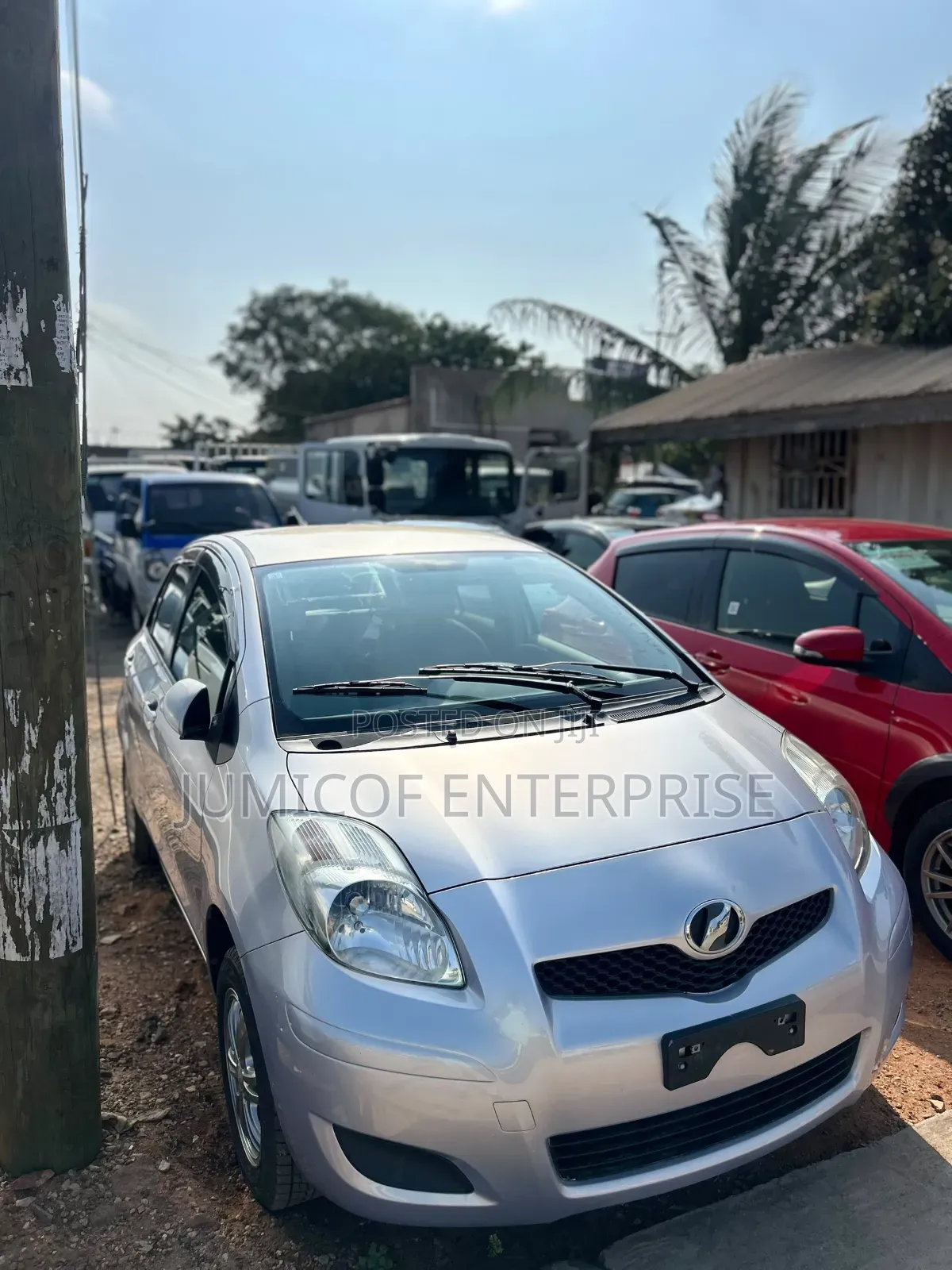 Toyota Vitz 2010 Silver