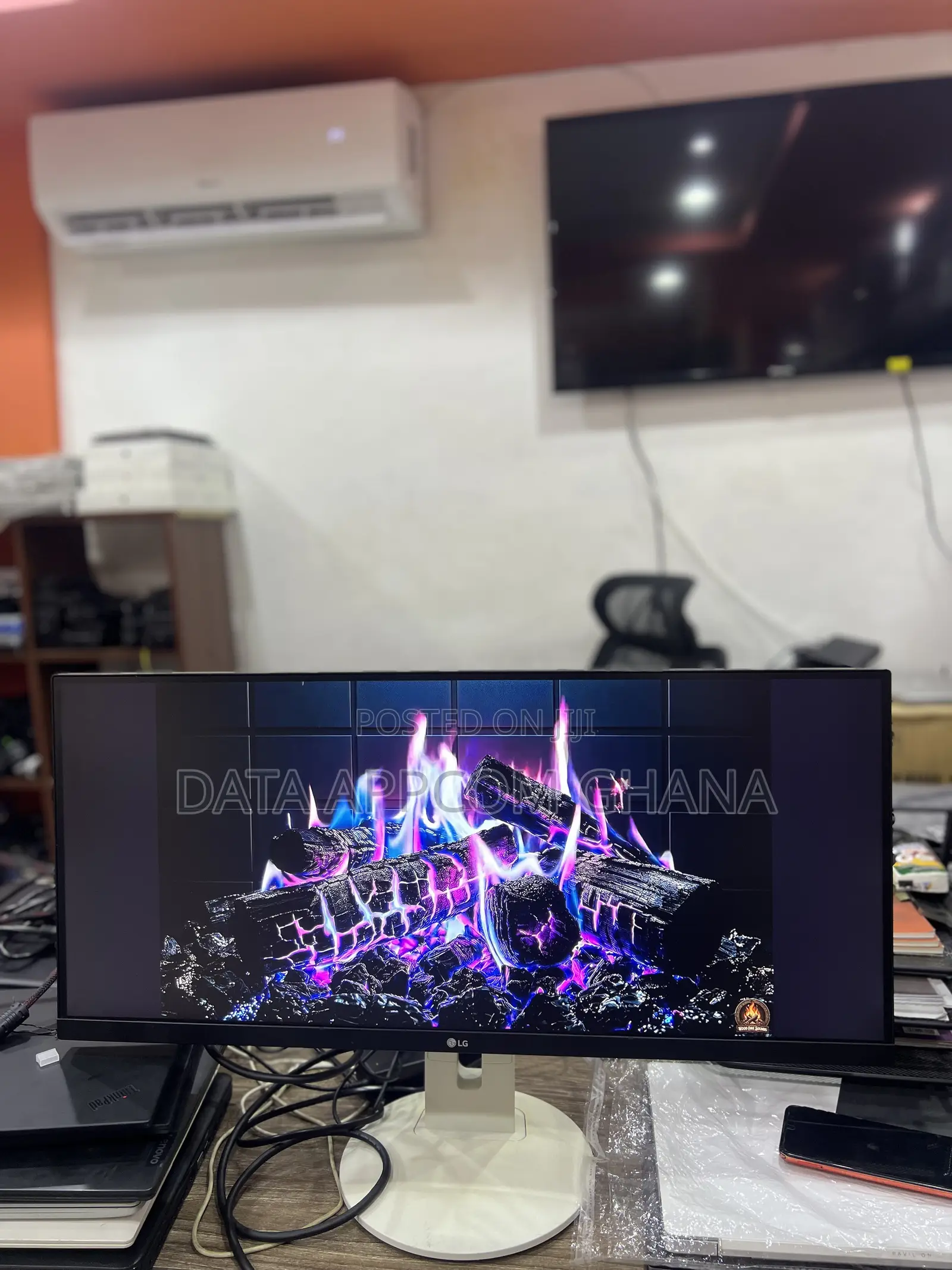 LG ultraWide Monitor 29wn600