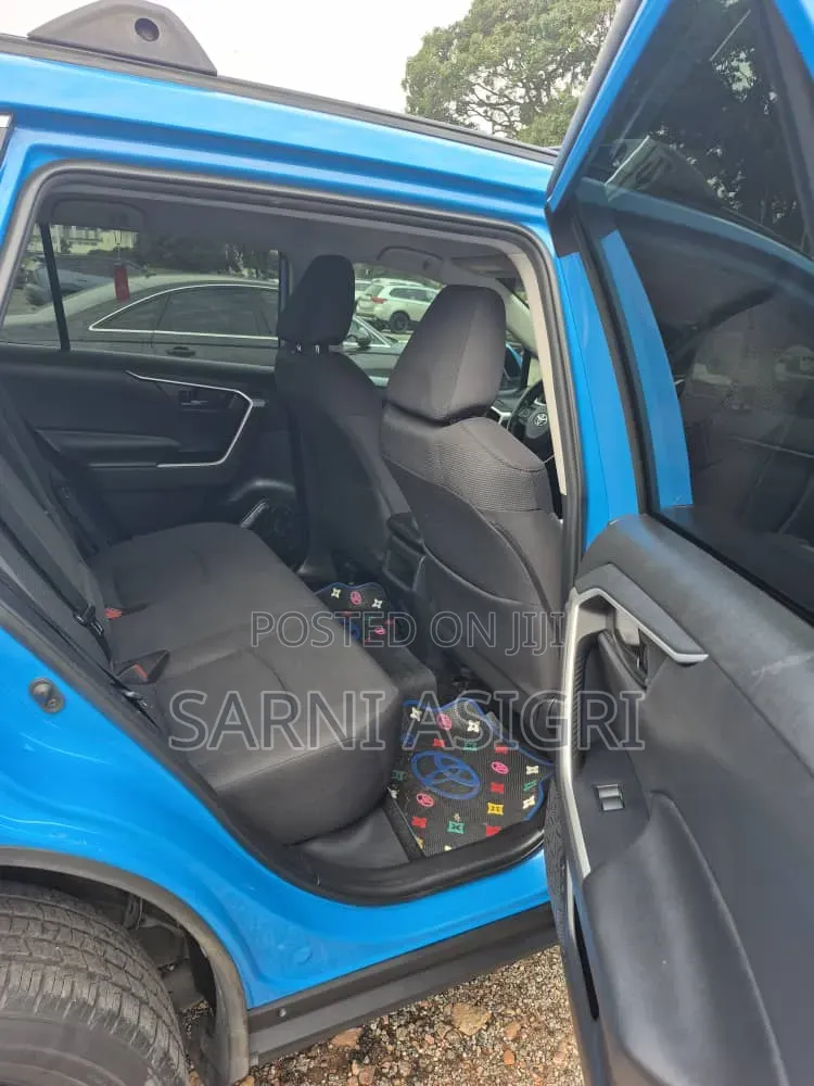 Toyota RAV4 2019 Blue