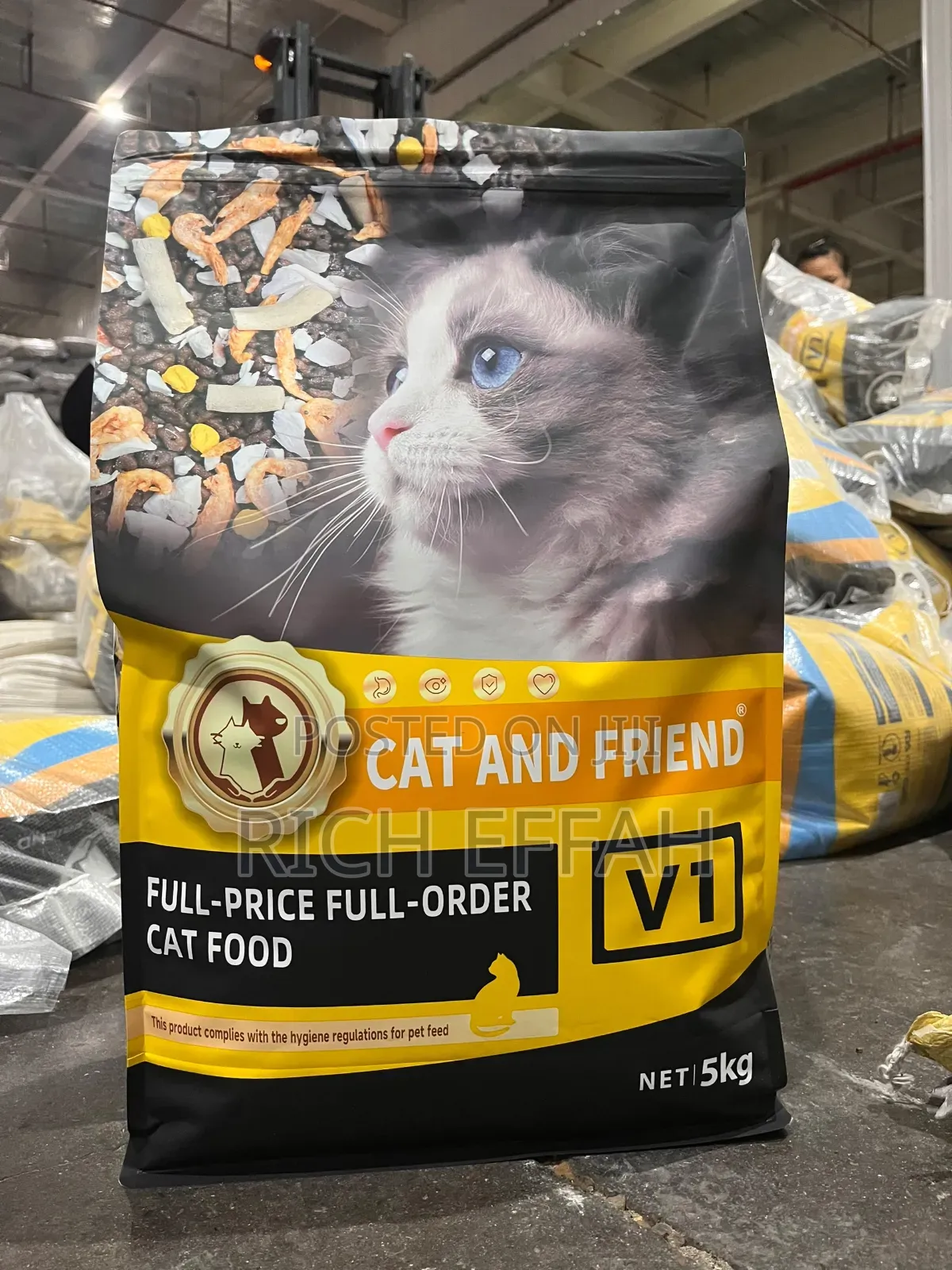 Cat Food 1kg 5kg (Containing Dried Meat, Fish, Chicken, Yolk Etc)