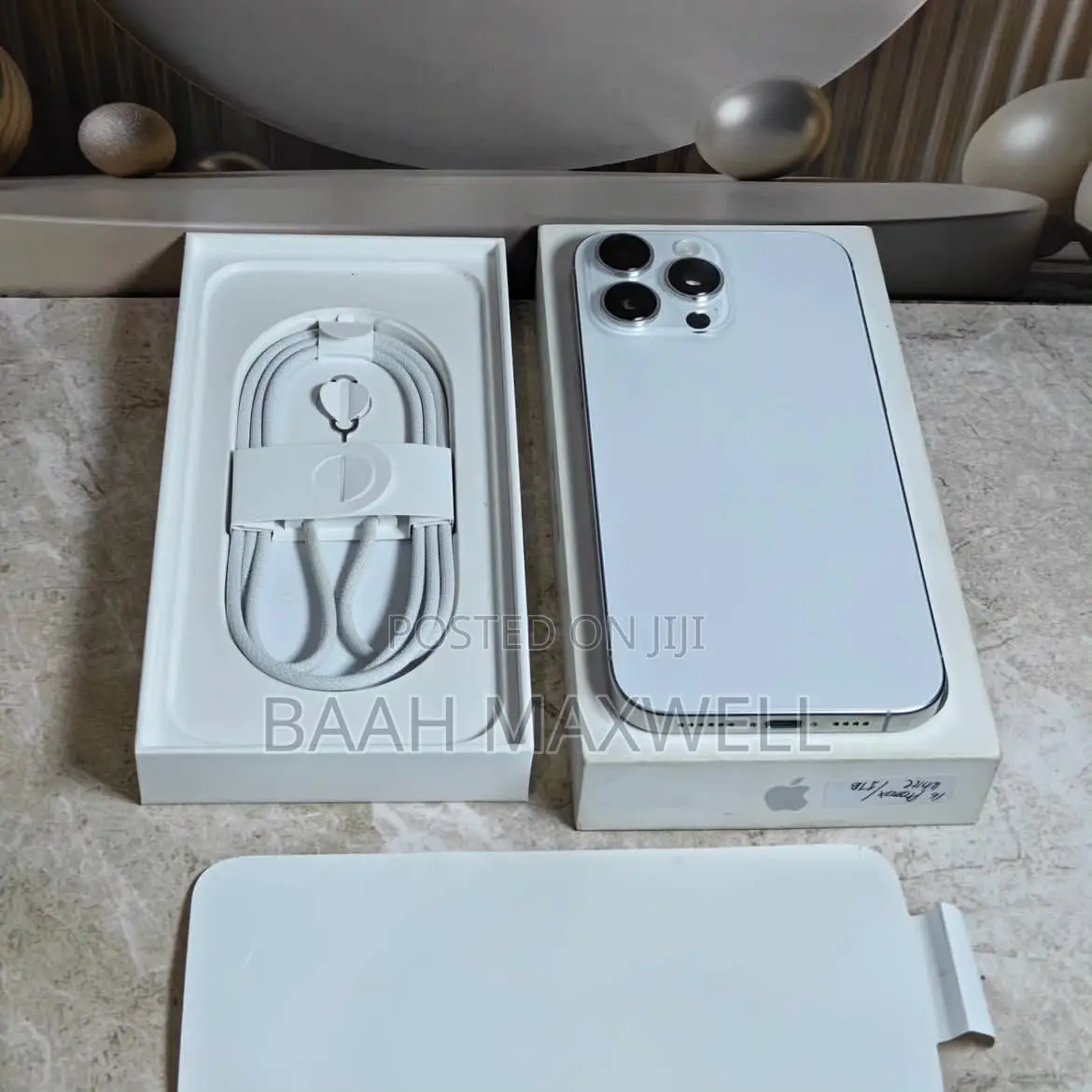 Apple iPhone 16 Pro Max 256 GB White