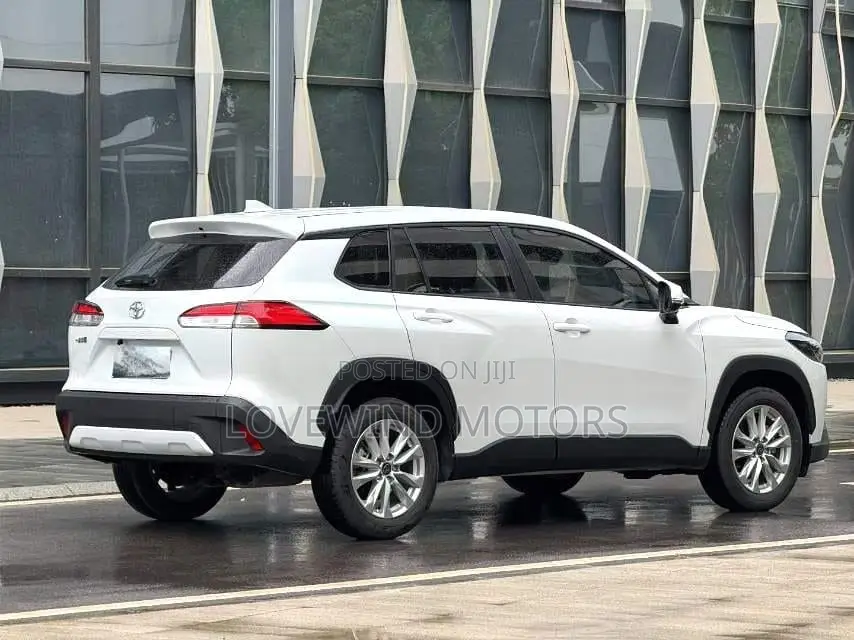 Toyota RAV4 LE 2025 White