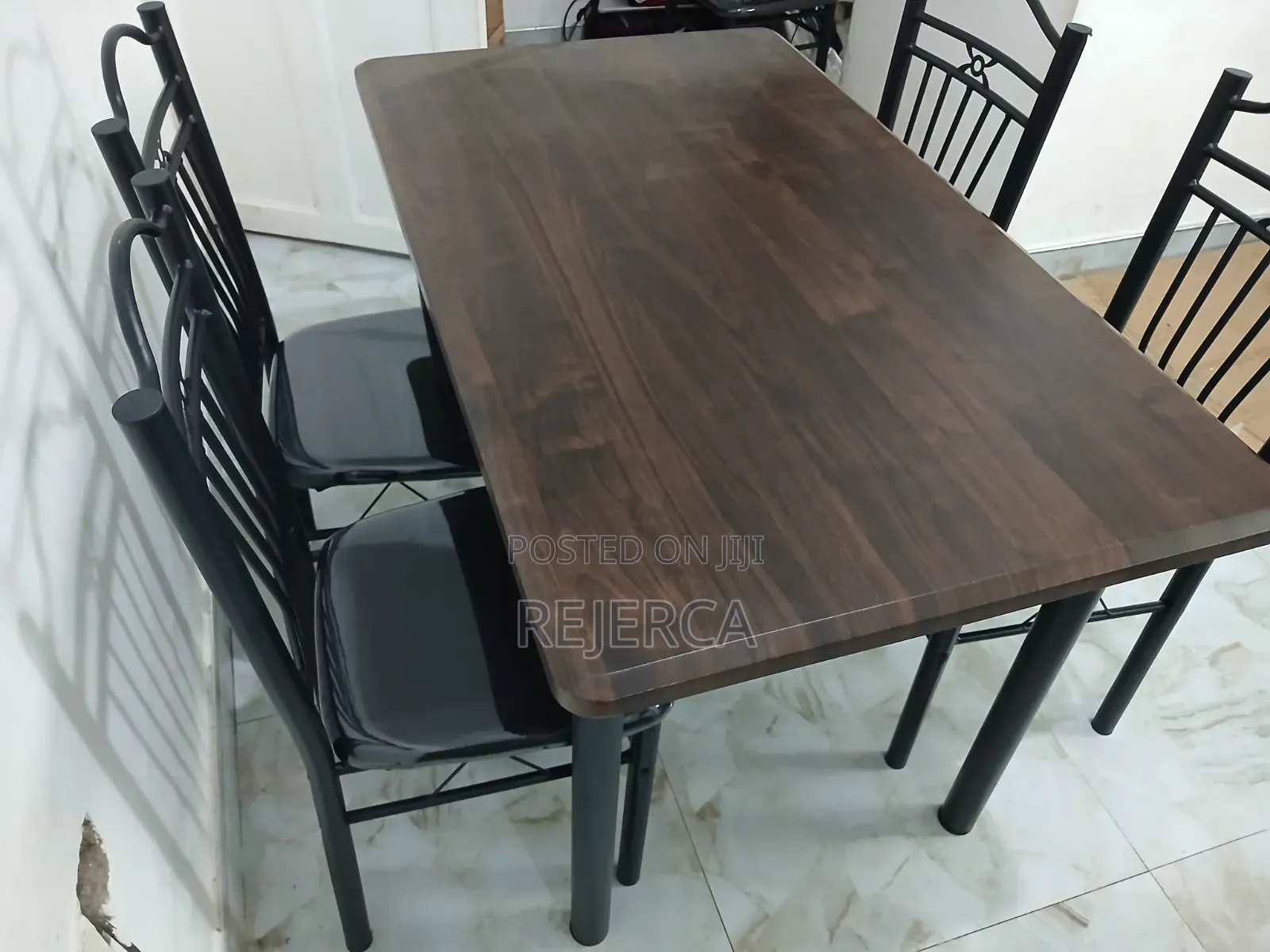 Affordable Dinning Table With 4 Chairs