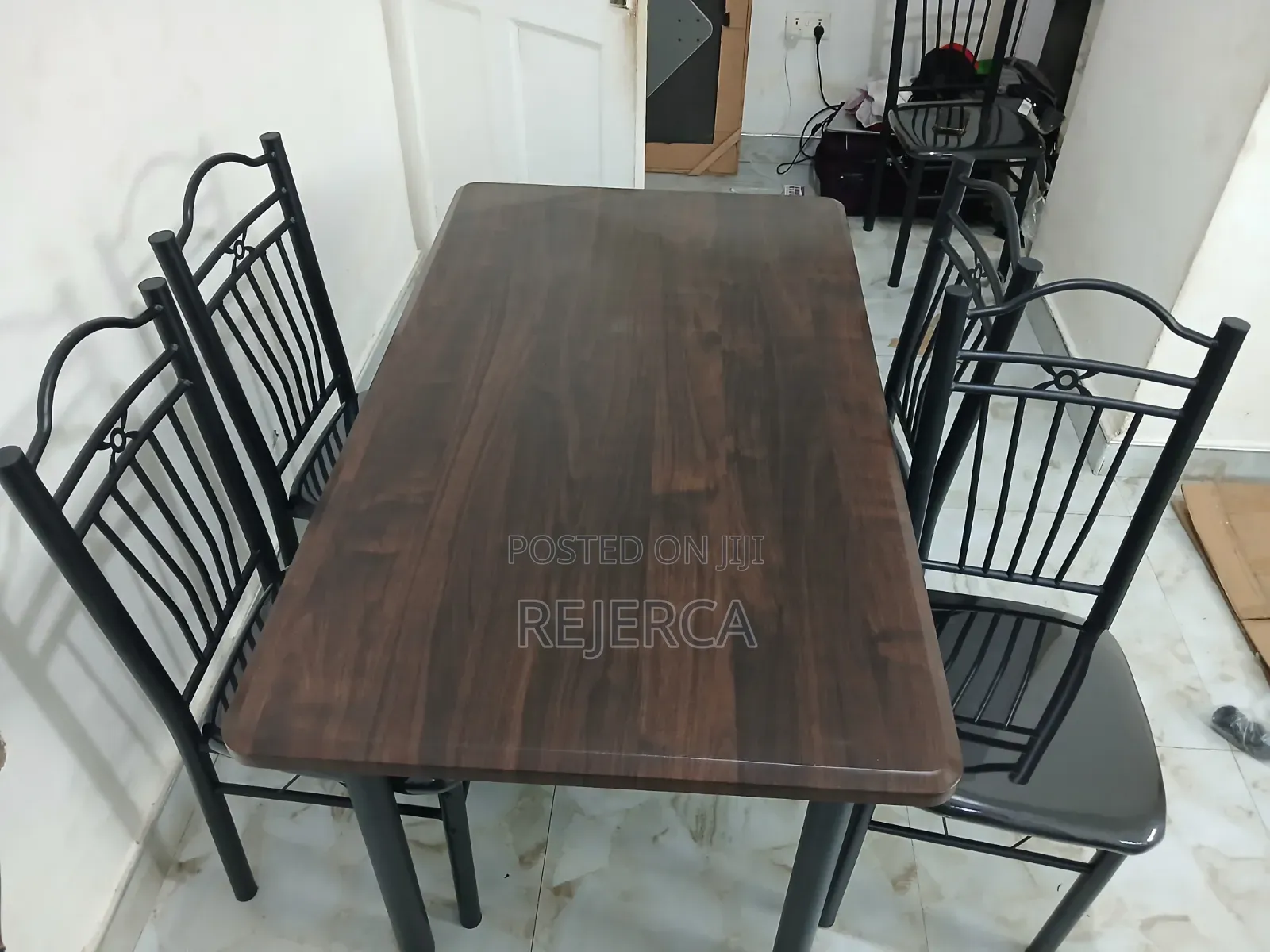 Affordable Dinning Table With 4 Chairs
