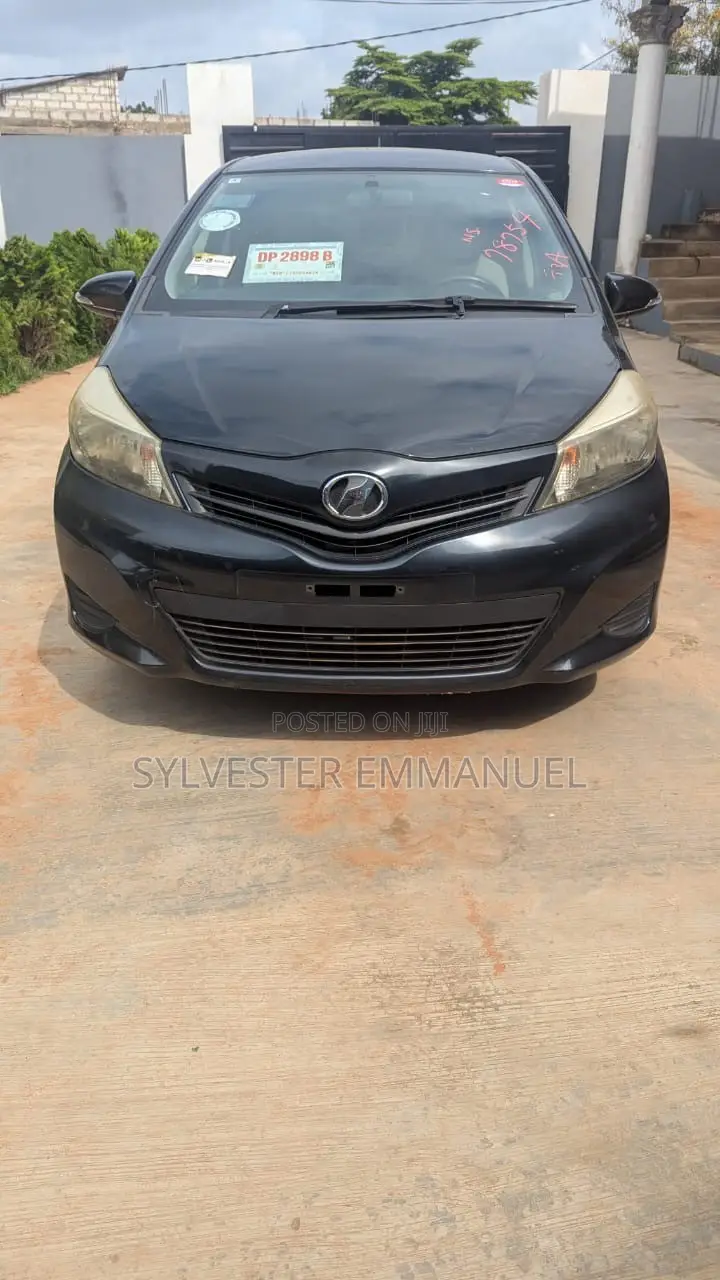 Toyota Vitz 1.3 AWD 3dr 2014 Black