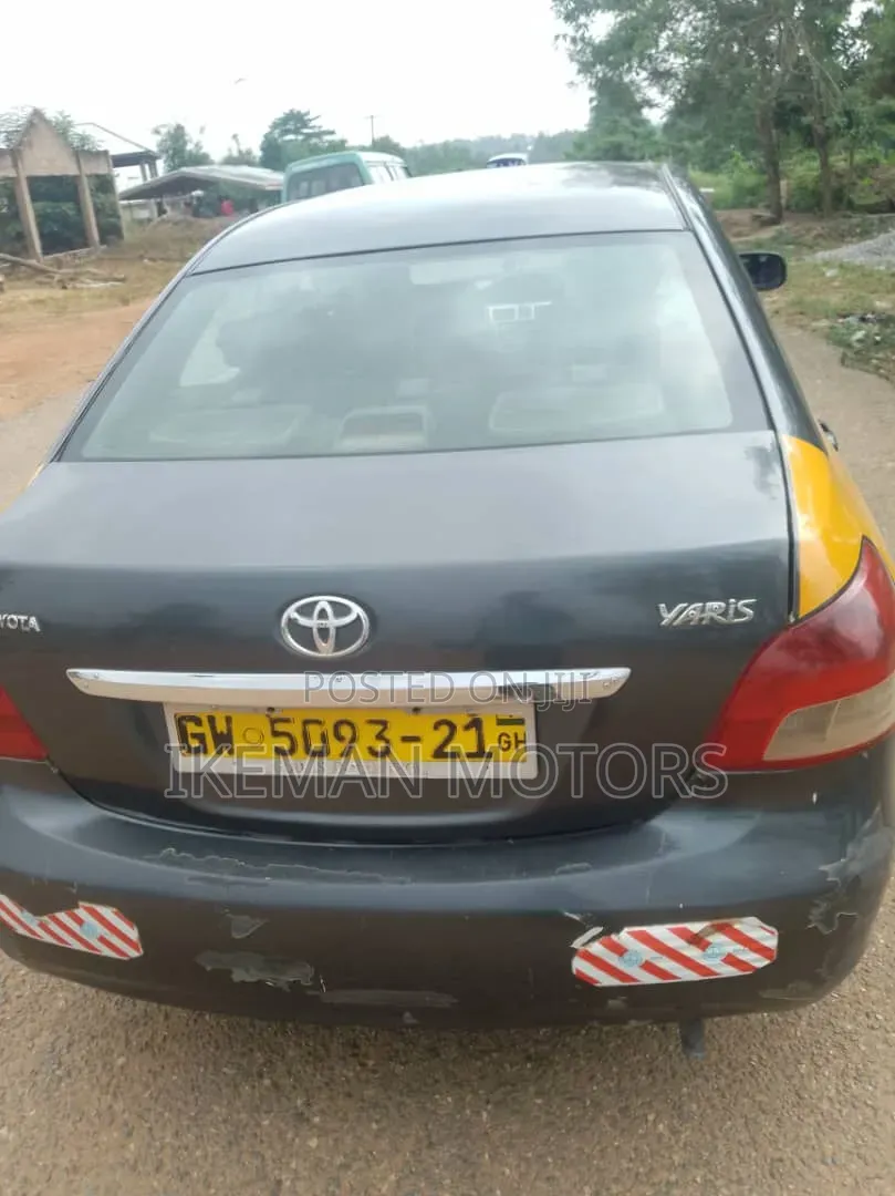 Toyota Yaris 2010 Black