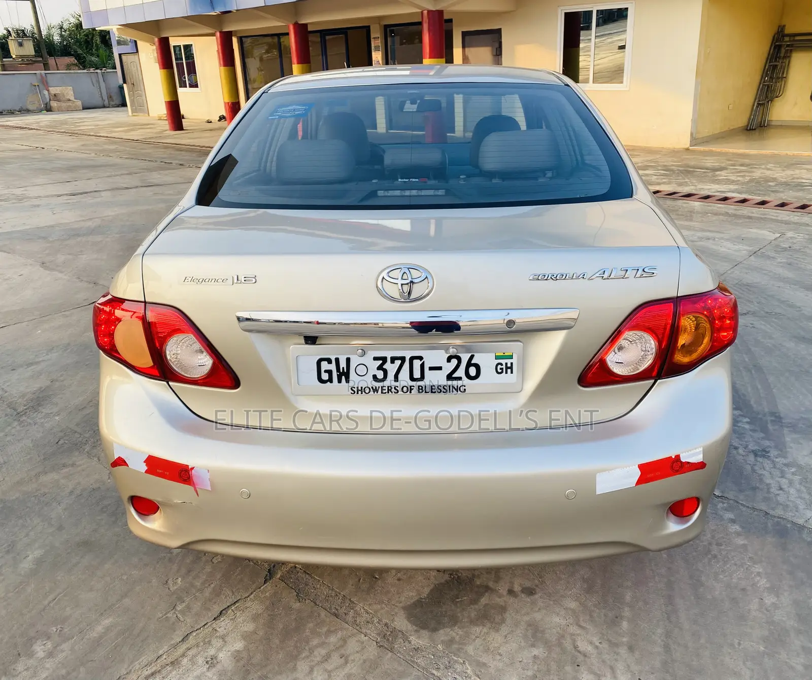 Toyota Corolla LE 4dr Sedan (1.8L 4cyl 4A) 2011 Gold