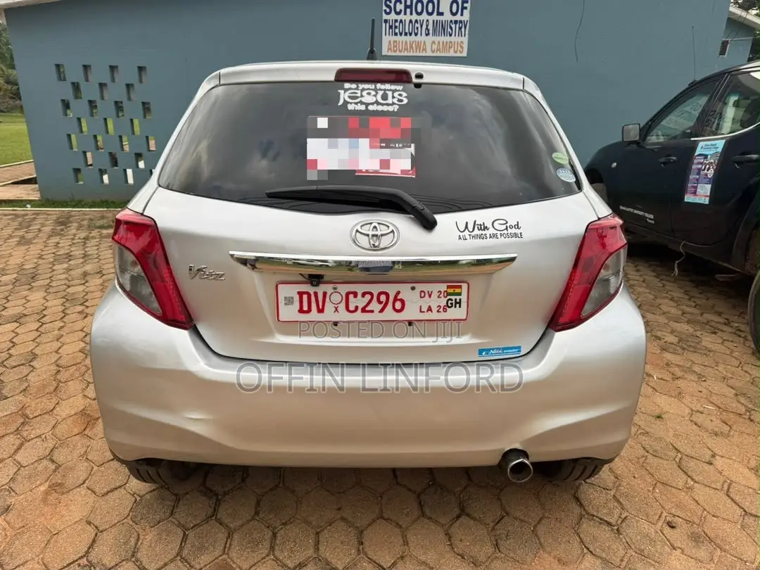 Toyota Vitz 1.3 AWD 5dr 2012 Silver